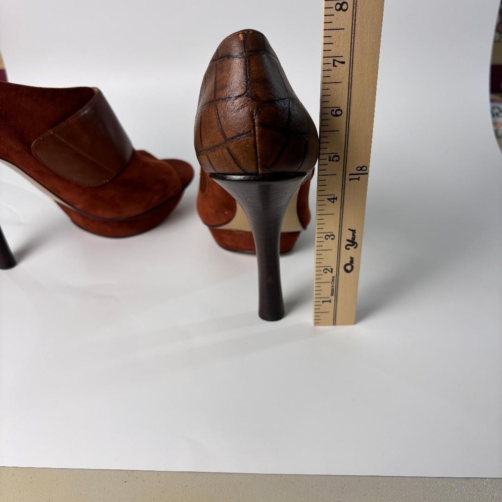Nine West NW Justice Brown Suede Leather Peep Toe Pump Heels Women size 10M - Picture 10 of 10